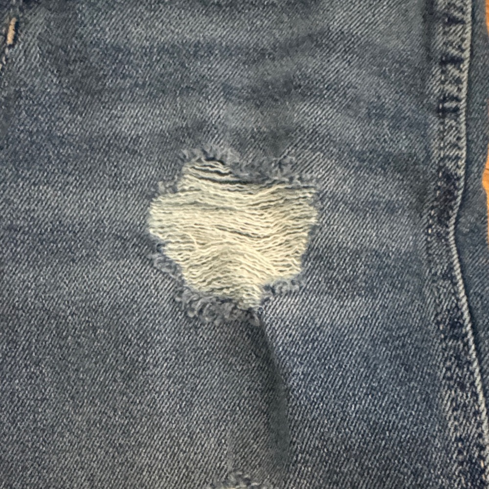 Hollister Ripped Denim Ultra High-Rise Mom Jean - Picture 3 of 3